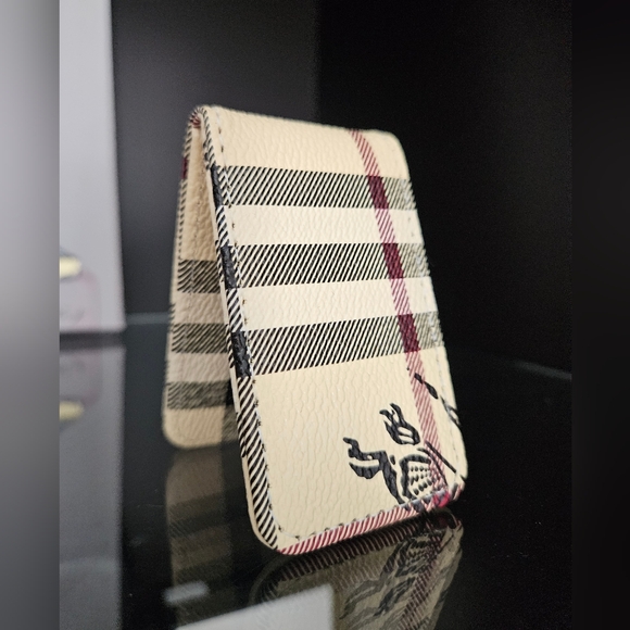 Magnetic Card/ bills Holder - Picture 4 of 5